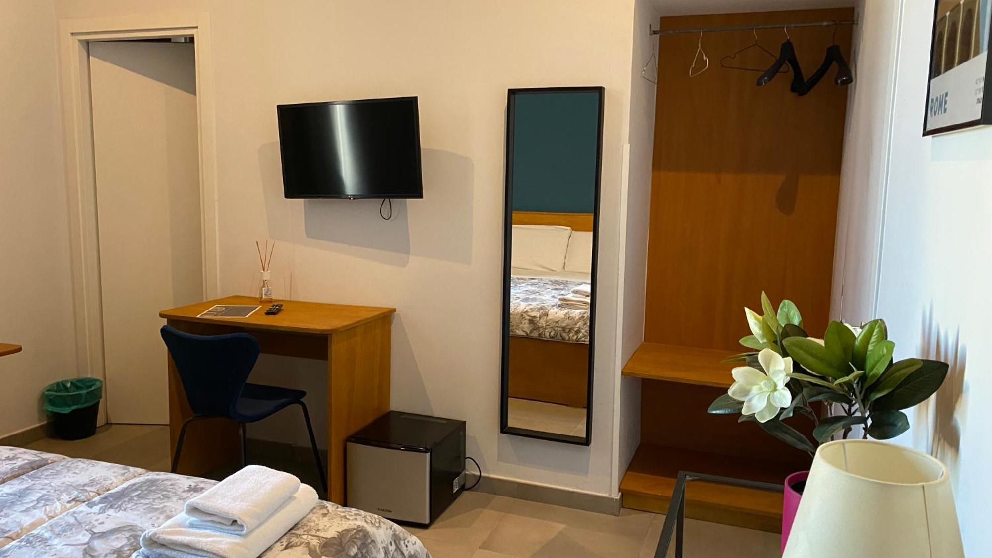Hotel Casa Cecilia à Rome Extérieur photo
